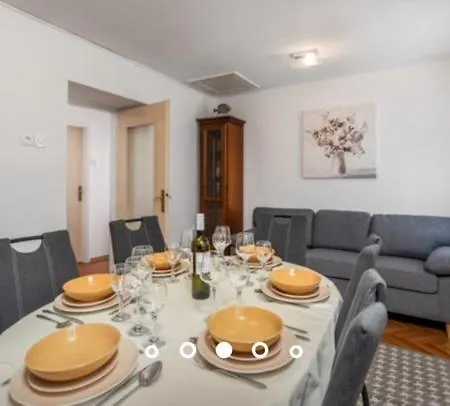 Nevia * ノヴィ・ヴィノドロスキー